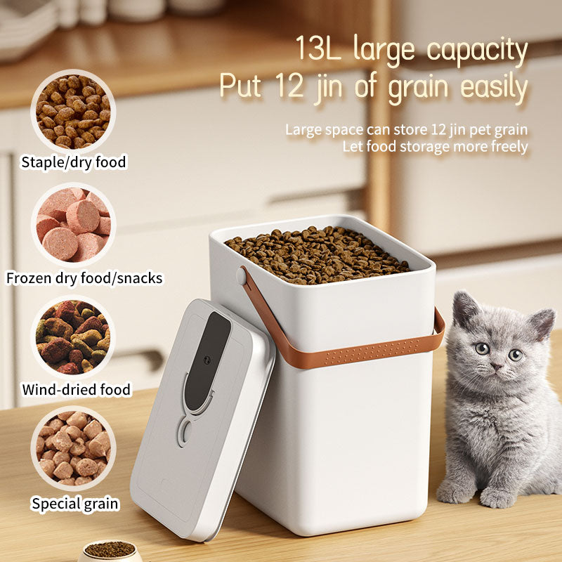Nekono FreshKeeper 13L large capacity holds up to 6kg — suitable for dry kibble, freeze-dried snacks, air-dried food and treats