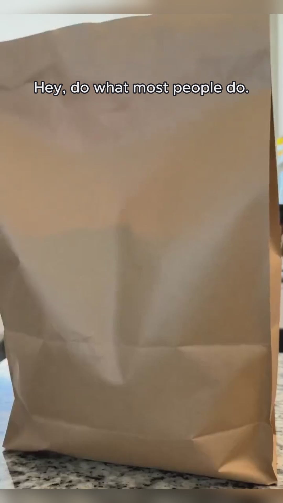Nekono FreshKeeper pet food storage container product video — vacuum seal demonstration for dry kibble